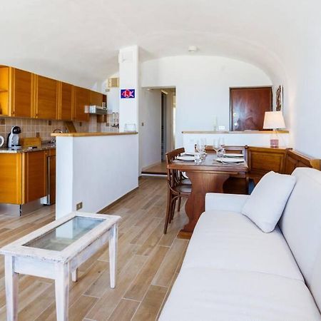 Casa Del Subacqueo. Amazing Terrace With Sea View. Wi-Fi Apartment Bordighera Bagian luar foto