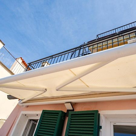 Casa Del Subacqueo. Amazing Terrace With Sea View. Wi-Fi Apartment Bordighera Bagian luar foto